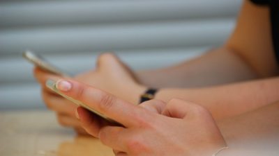 Menangani Kecanduan Gadget pada Anak-anak dan Remaja