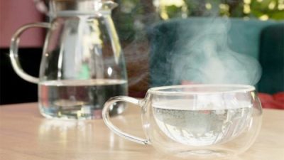 Manfaat Minum Air Hangat