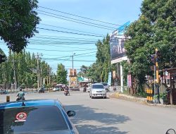 Traffic light yang tidak berfungsi selama 4 hari di pusat kota Besuki Akibatkan Semrawutnya jalur Pantura di waktu jam kerja aktif