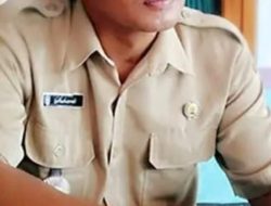 Merasa pemberhentian dirinya tidak sah karena bertentangan dengan aturan Kades Sumberanyar Mlandingan Akan Gugat Plt. Bupati Khoironi