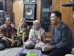Pimpinan Redaksi PT Siti Jenar Group Multimedia dan Beberapa Tokoh Besuki Serahkan Santunan ke Keluarga Korban Meninggal Akibat Runtuhnya Atap Pesantren di Besuki