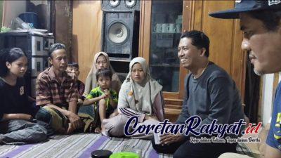 Pimpinan Redaksi PT Siti Jenar Group Multimedia dan Beberapa Tokoh Besuki Serahkan Santunan ke Keluarga Korban Meninggal Akibat Runtuhnya Atap Pesantren di Besuki