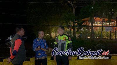 Kapolresta Banyuwangi bersama Statekholder dan Warga Bersihkan Drainase dan Atur Lalu Lintas di Lokasi Banjir