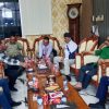 Eko Siti Jenar Dobrak Rapat DPRD Situbondo, Gugat Kunker dan Desak Efisiensi Anggaran