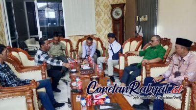 Eko Siti Jenar Dobrak Rapat DPRD Situbondo, Gugat Kunker dan Desak Efisiensi Anggaran